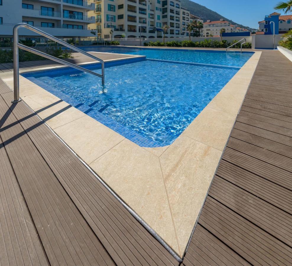 Luxury Modern Apartment With Exceptional Views! Hosted By Sweetstay 直布罗陀 外观 照片